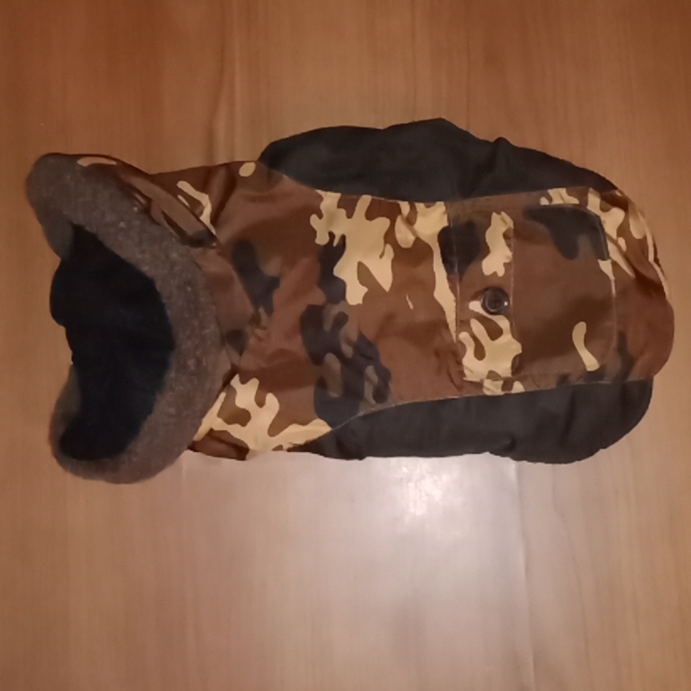 EUC doggie camo jacket w/hood & pocket